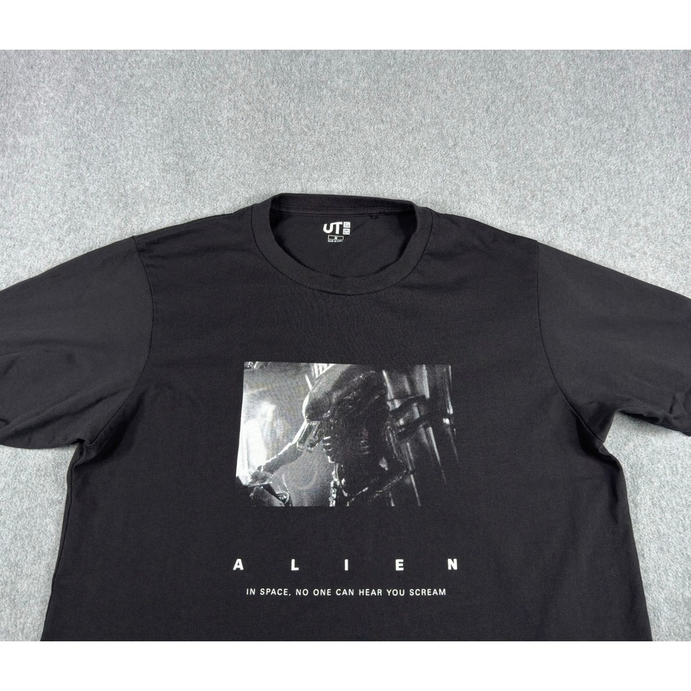 Uniqlo UT Alien Xenomorph T Shirt 20th Century Fox Sci Fi Men's M Black